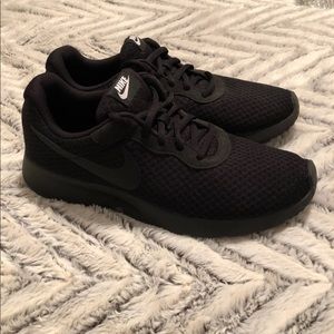 Women’s Nike tanjun shoes